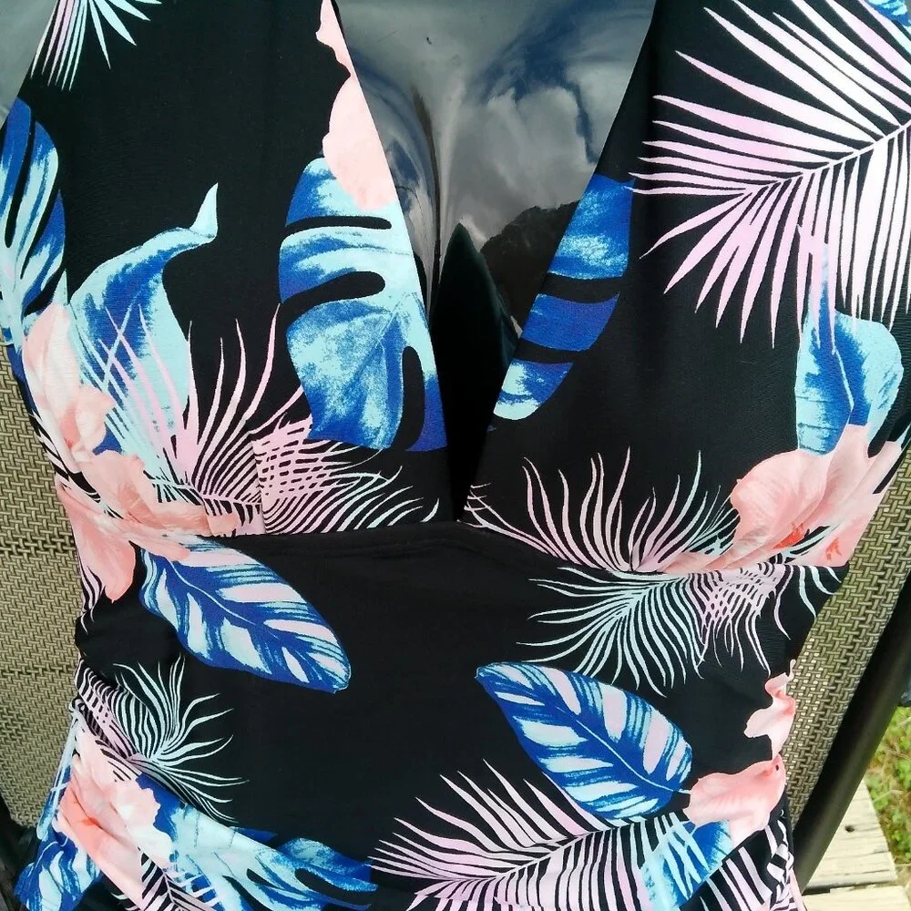 NWOT DKNY Women's One Piece Tummy Control  Waist Halter Neck Swimsuit Sz. MED - Picture 5 of 9